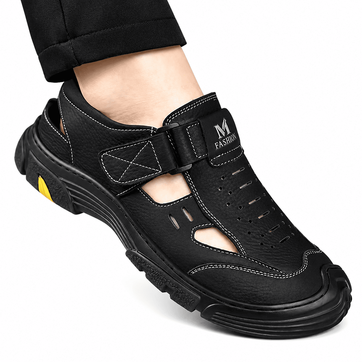 🖤 Men’s Breathable Hollow-Out Sandals – Comfort Meets Styl